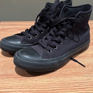 Converse Chuck Taylor II with Lunarlon - All black (only worn a few times)